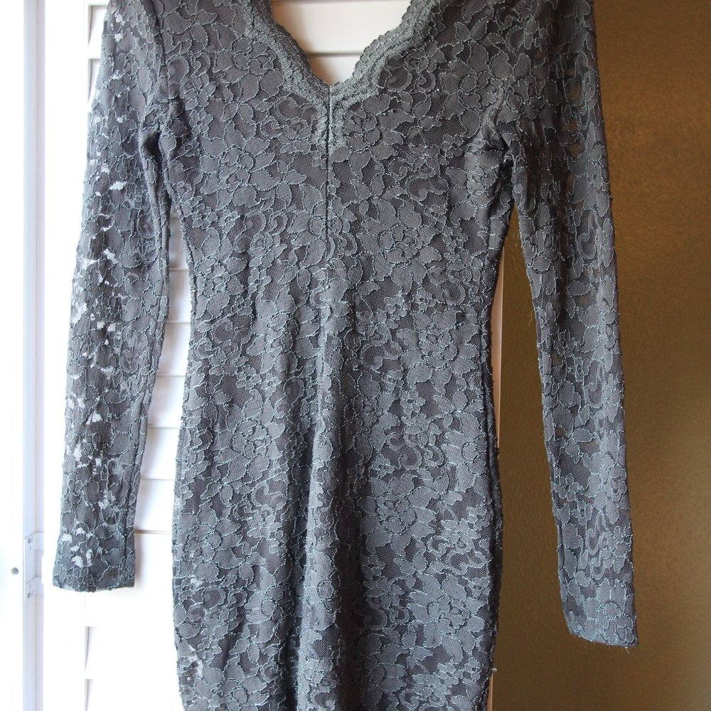 forest green lace body con dress, size small